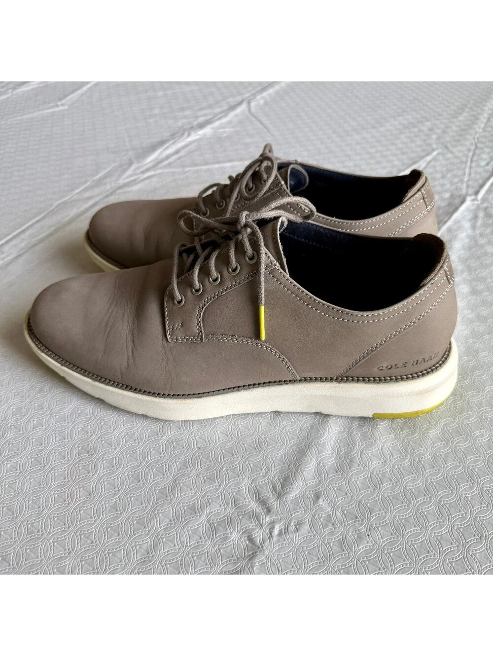 Cole Haan Men's Taupe Leather Oxford Shoes with White Sole Size 9M